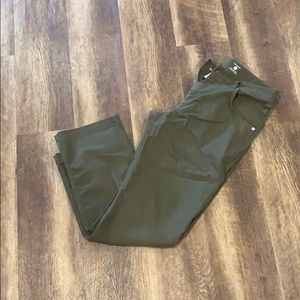 Men’s Green Mountain Hardwear Pants.